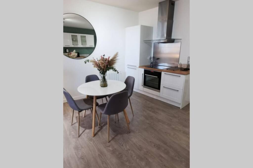 Appartement F2 Cosy Proche De L'Hyper Centre Caen Eksteriør bilde
